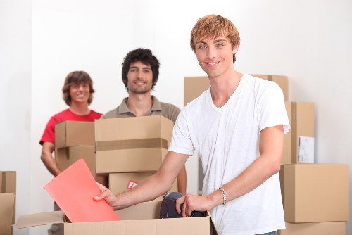 Careful unpacking support in a Southfields flat